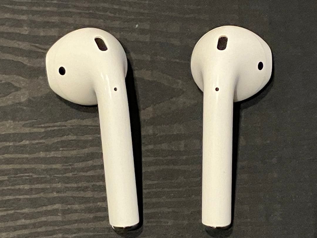 Apple AirPods 第2世代 ワイヤレス充電ケース MRXJ2J/A
