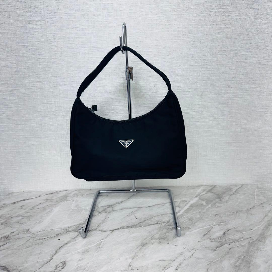 ✨PRADA✨プラダ✨ナイロン✨ブラック✨三角ロゴプレート✨ミニハンドバック✨