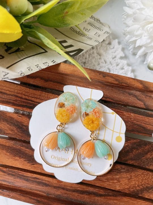 かすみ草とフープピアス イヤリング