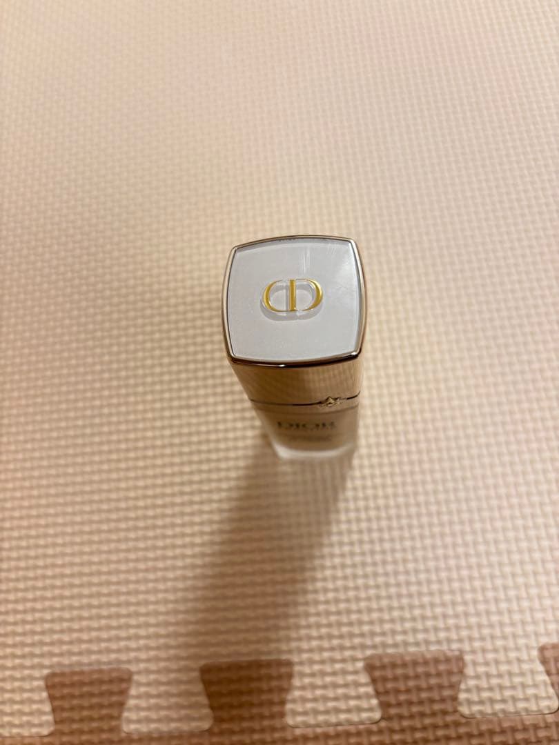 DIOR プレステージ ホワイト プロテクター UV ルミエール