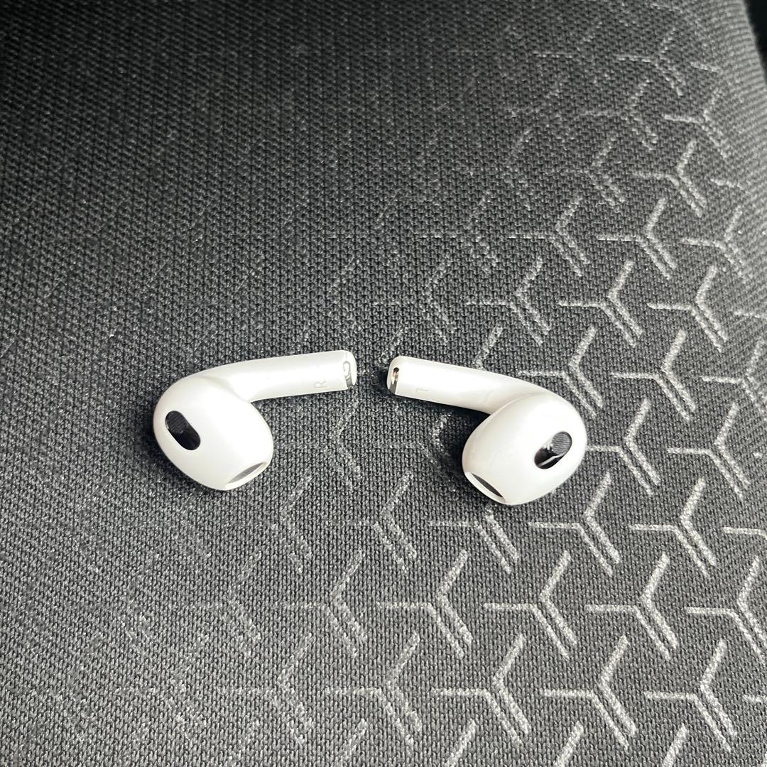 Apple  純正 AirPods 機種不明　ホワイト