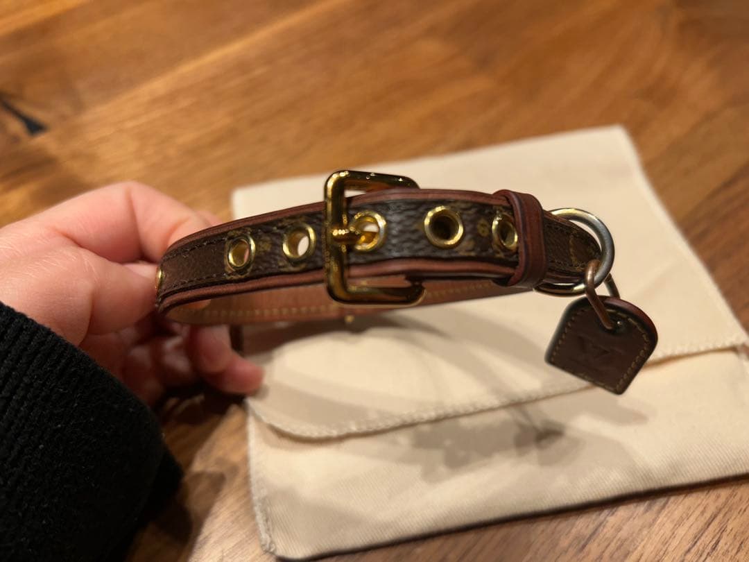 LOUIS VUITTON レザー首輪 ブラウン　モノグラム