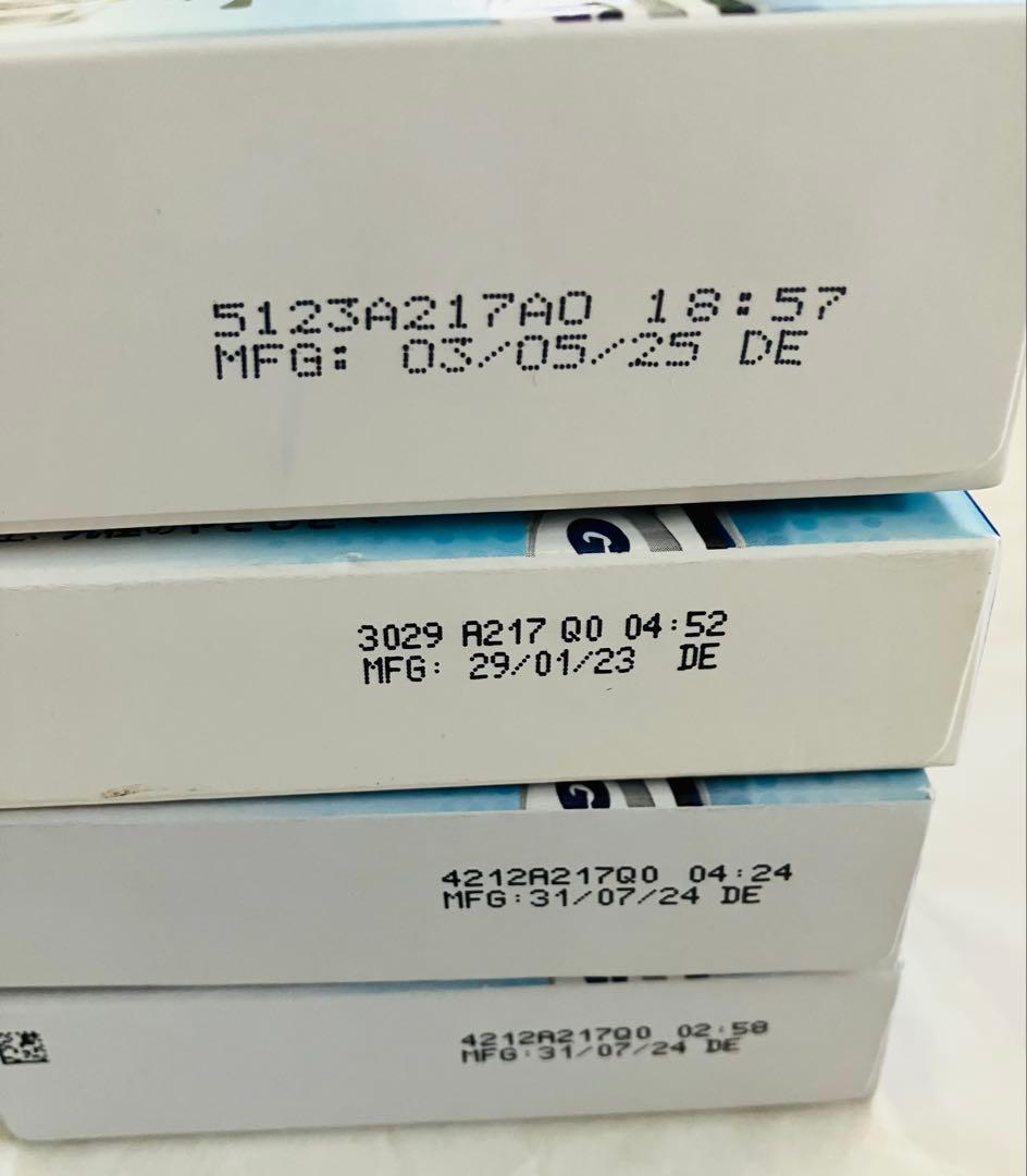 ジレットスキンガード刃6個＋ホルダー付3箱、刃2個＋ホルダー付替刃8個入と4個入