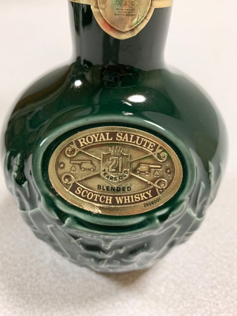 【未開栓】ロイヤルサルート 21年 緑 スコッチウイスキー シーバス 古酒 陶器