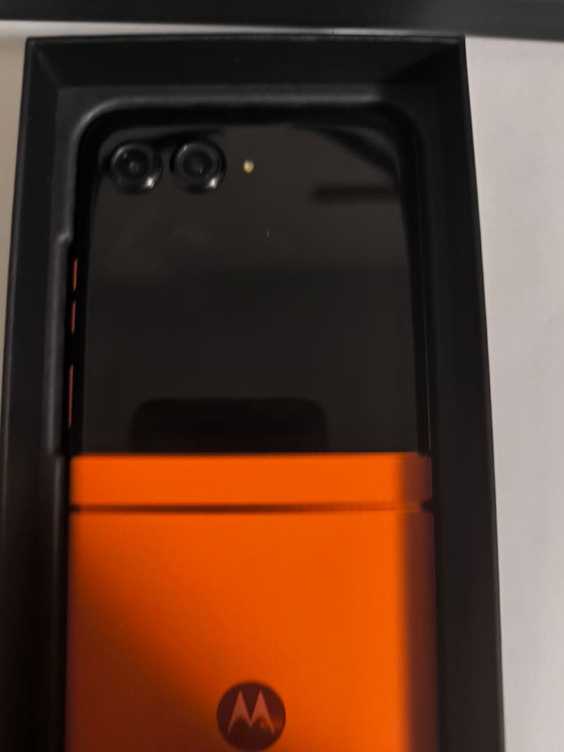 【新品未使用】motorola razr 50s スプリッツオレンジ