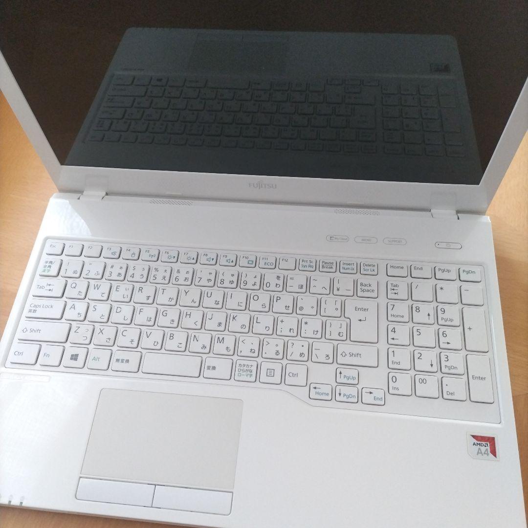 富士通 ホワイト ノートPC LIFEBOOK AH40