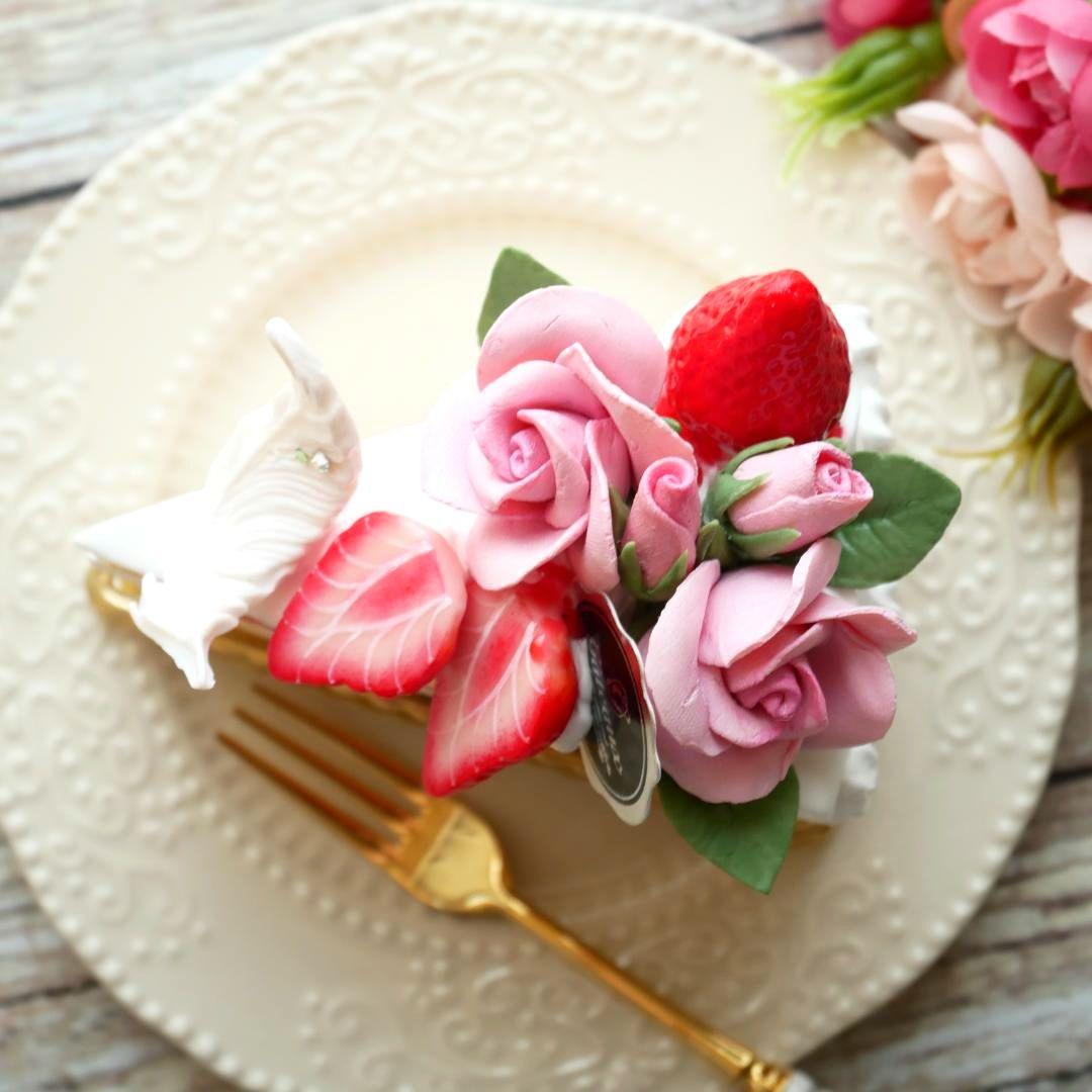 【ルブの森★様】フェイクスイーツ◆薔薇飾♡豪華な苺のショートケーキ◆リアルサイズ