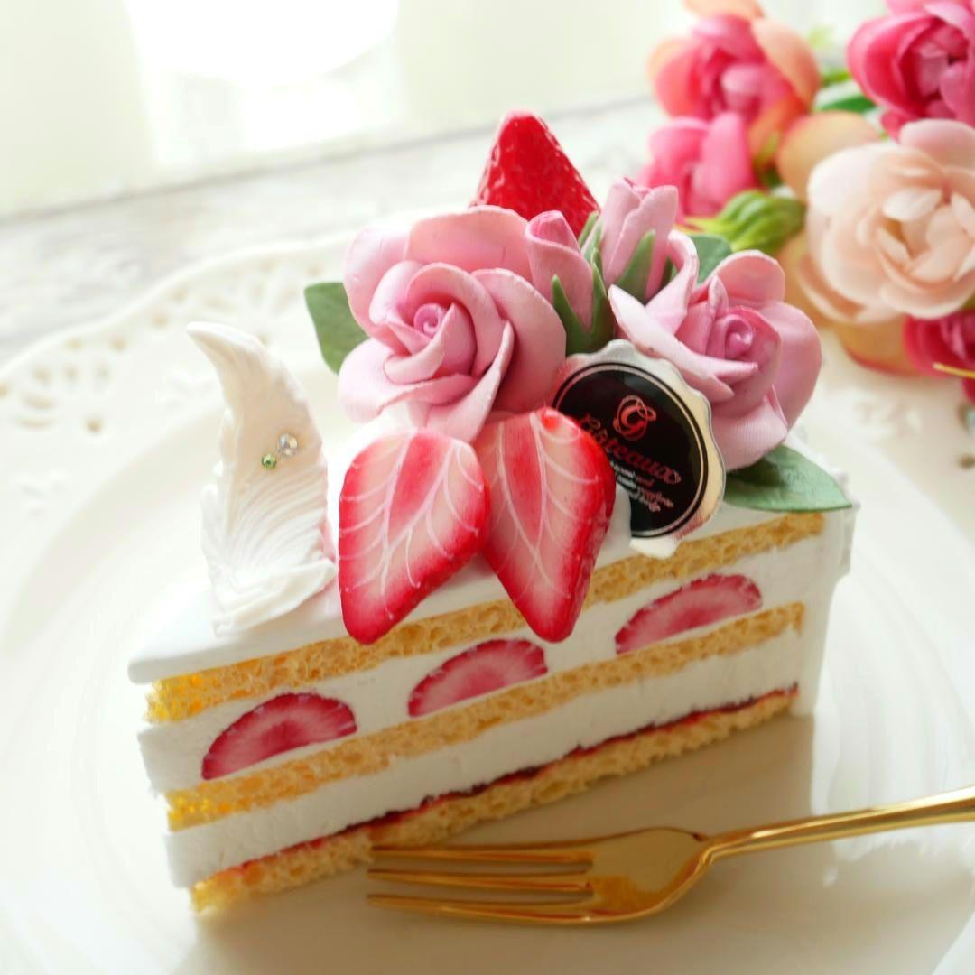 【ルブの森★様】フェイクスイーツ◆薔薇飾♡豪華な苺のショートケーキ◆リアルサイズ