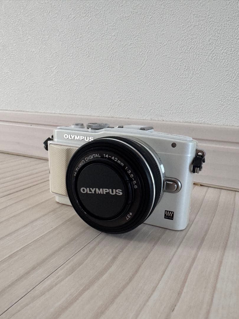 OLYMPUS PEN Lite E-PL6 ホワイト EZレンズ付 液晶不良