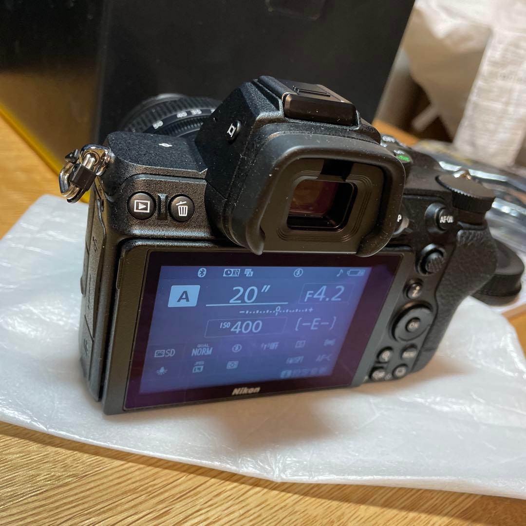 美品！Nikonz5レンズ付き！シャッター数443枚、バッテリー2個付き