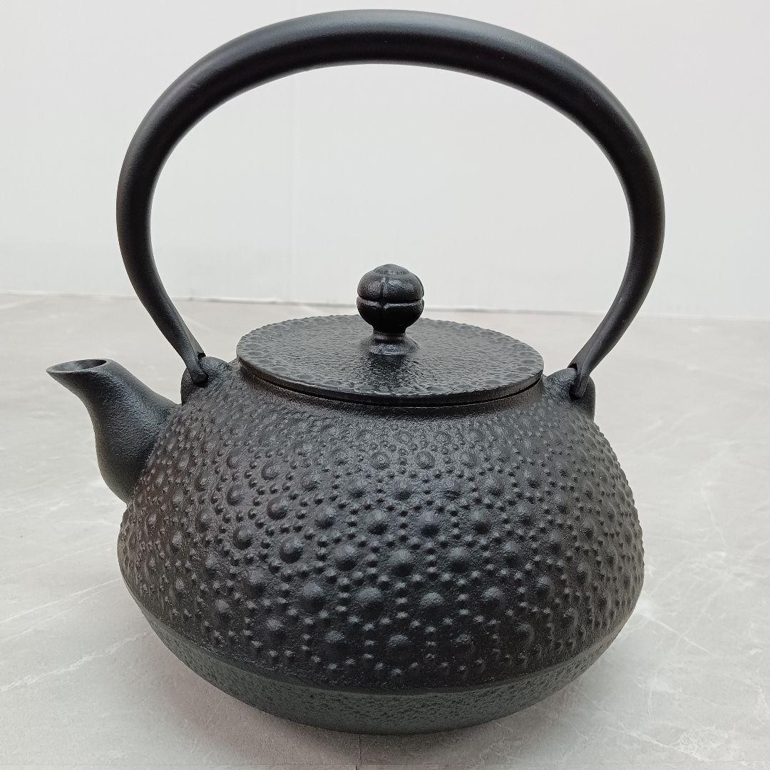 ♢N512南部鉄器 岩鋳 鉄瓶 9型平丸亀甲 内面釜焼 1.1L 鉄器 金属工芸