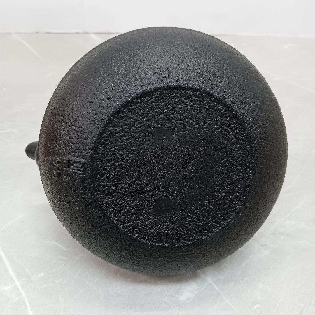 ♢N512南部鉄器 岩鋳 鉄瓶 9型平丸亀甲 内面釜焼 1.1L 鉄器 金属工芸