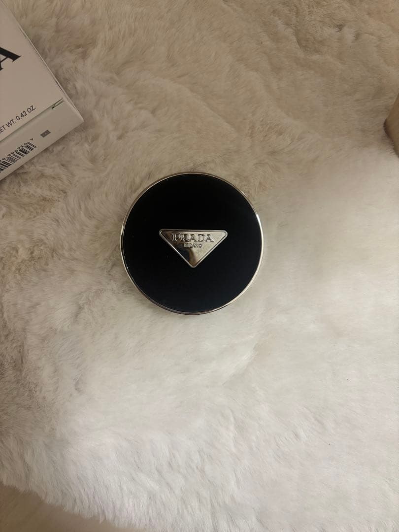 ファンデーション PRADA AUGMENTED SKIN LN10 12g