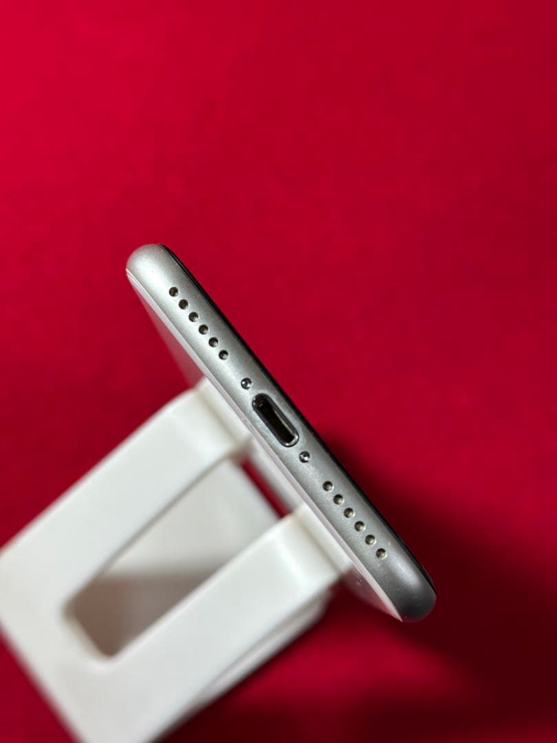 【1239】iPhone SE3第3世代スターライト 128GB simフリー