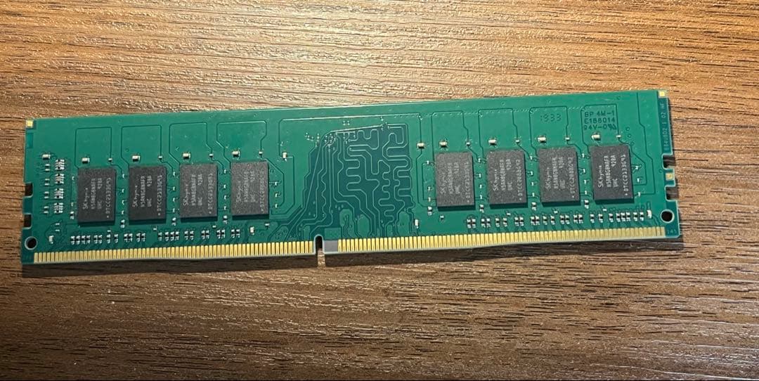 ADATA 16GB DDR4 1600MHz メモリ