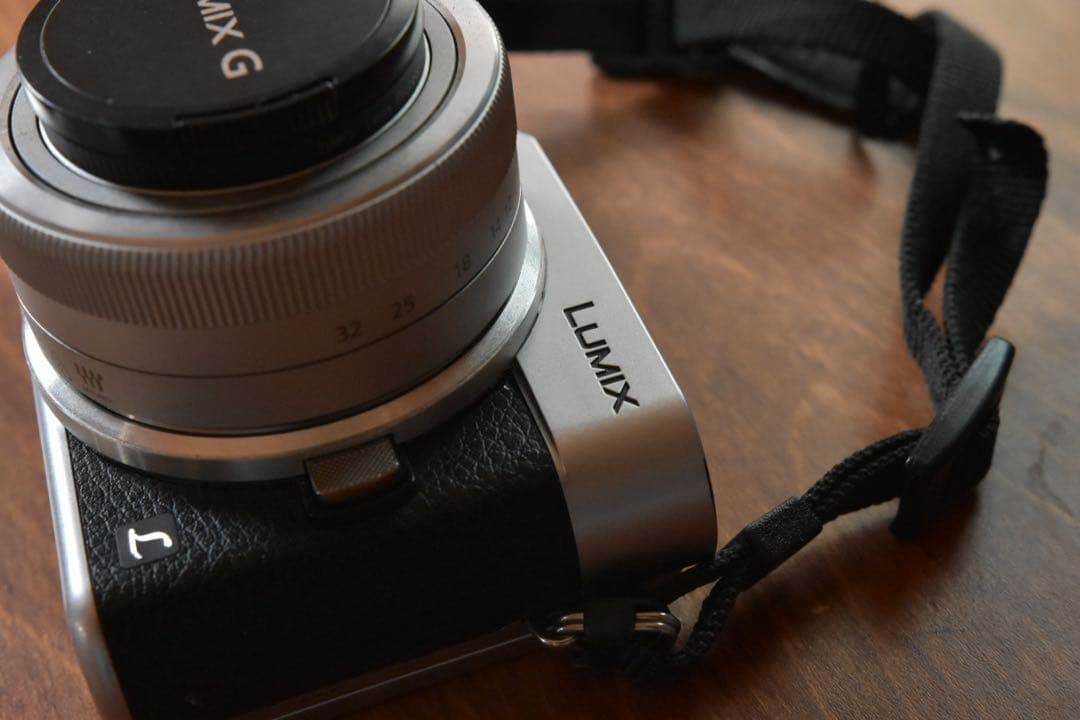 LUMIX（ルミックス）　DC-GF9 12-32ズームレンズ付き　パナソニック