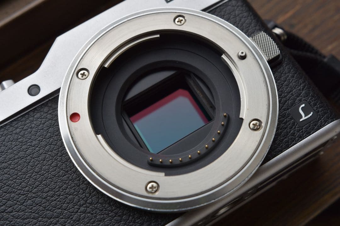 LUMIX（ルミックス）　DC-GF9 12-32ズームレンズ付き　パナソニック
