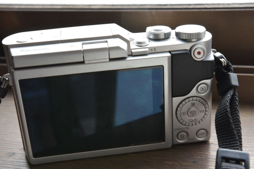 LUMIX（ルミックス）　DC-GF9 12-32ズームレンズ付き　パナソニック