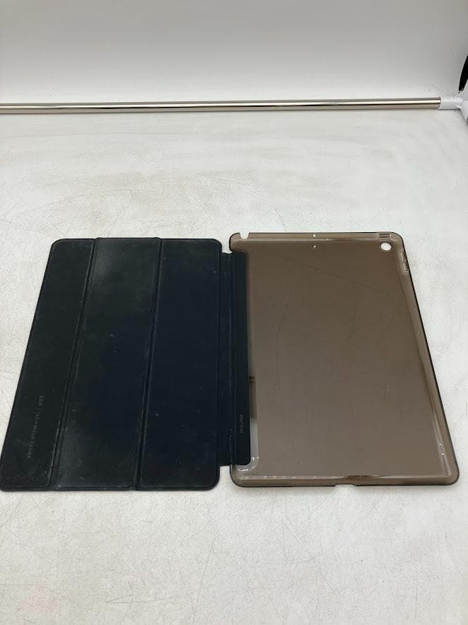 Apple iPad 第９世代モデル　MK２K３J／A　バージョン１８．６．２