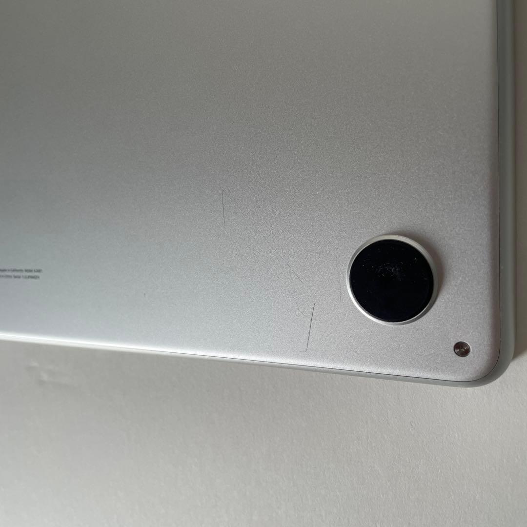 MacBook Air M2 8GB 256GB シルバー　箱付き 充電器付き