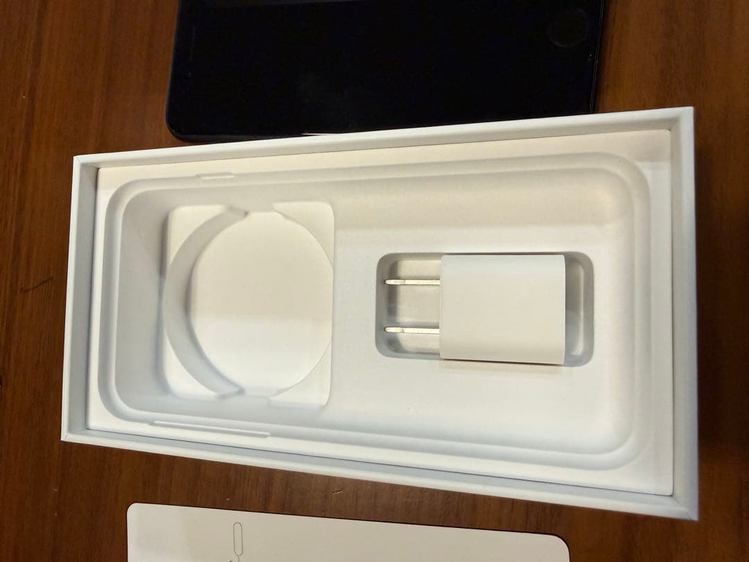 iPhone SE (第2世代) ブラック 本体64GB/SIMフリー