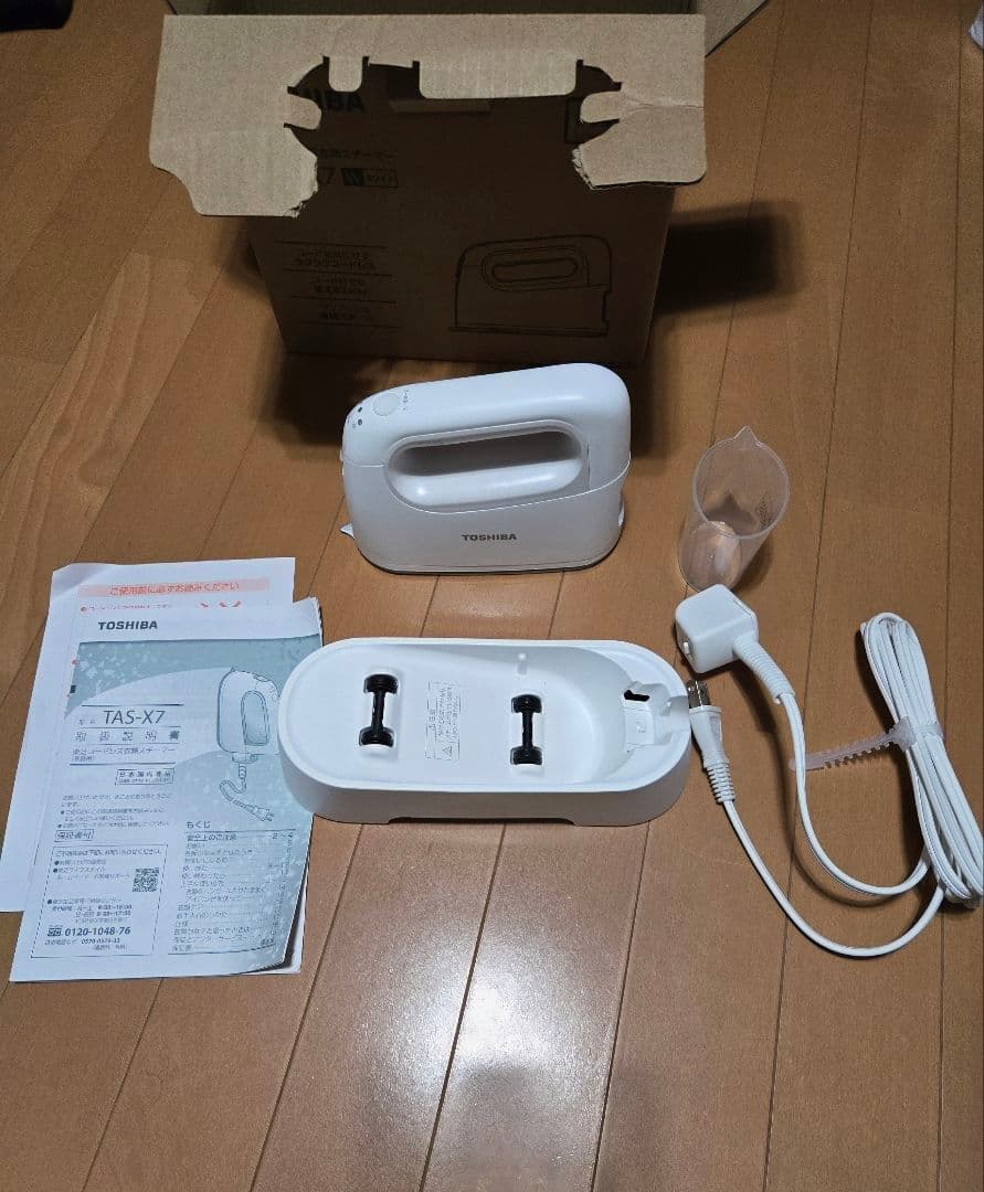 TOSHIBA TAS-X7 コードレス衣類スチーマー