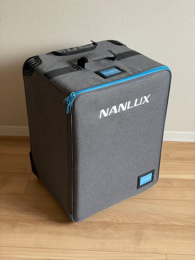 NANLUX Evoke 600C KIT LEDフルカラースポットライト