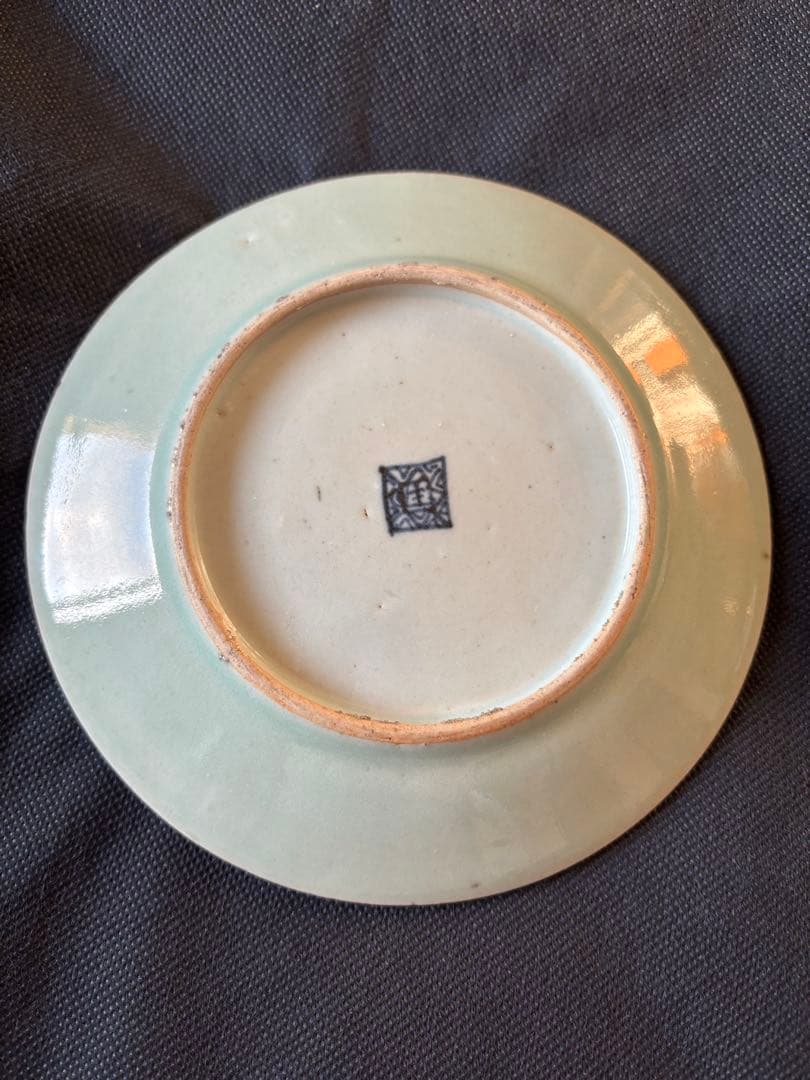 中国古美術品　清の時代　花卉蝶鳥中皿　18cm