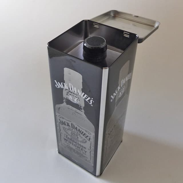 Jack Daniel’sNo.7テネシーウイスキー700ml 40%缶Box入