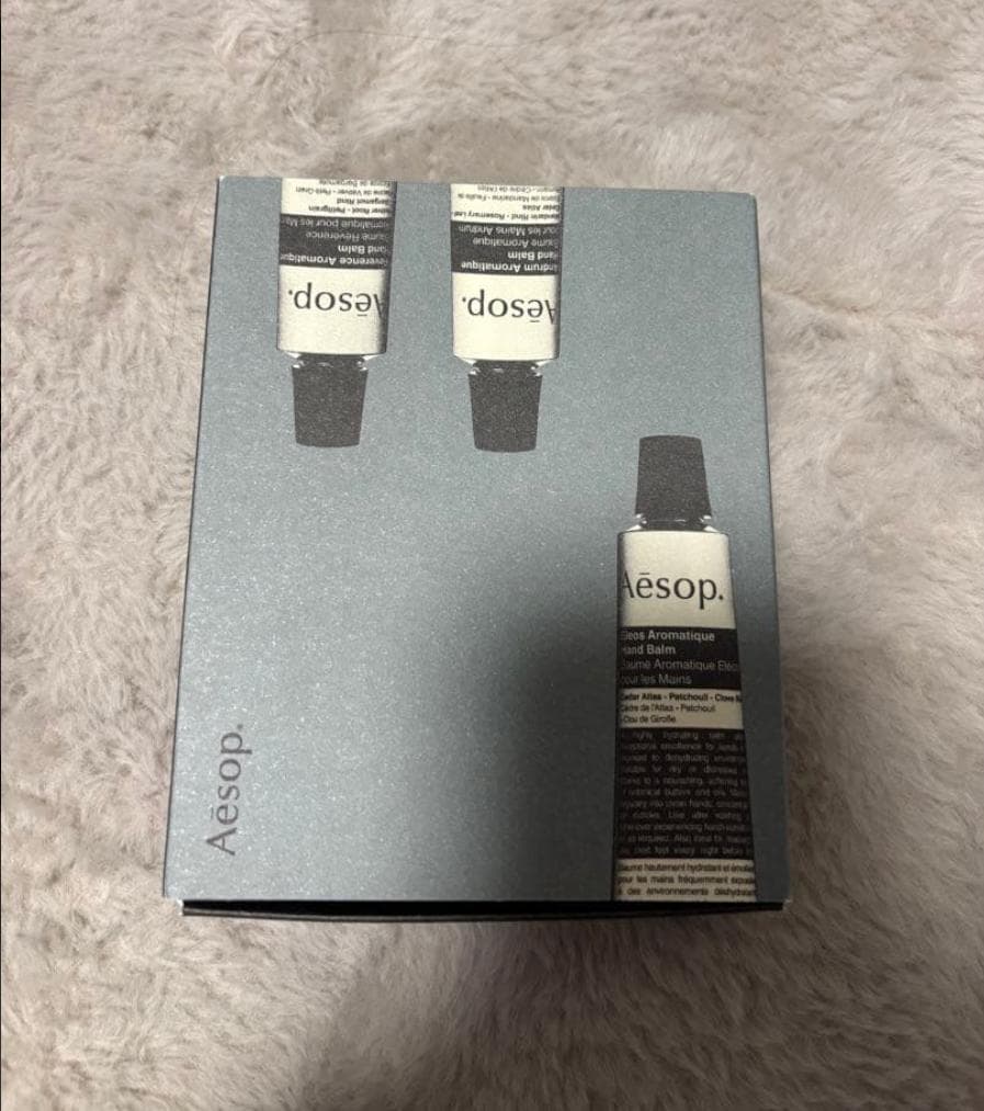 新品未使用 Aesop ヘルピング ハンズ ハンドクリーム3本セット 巾着付き