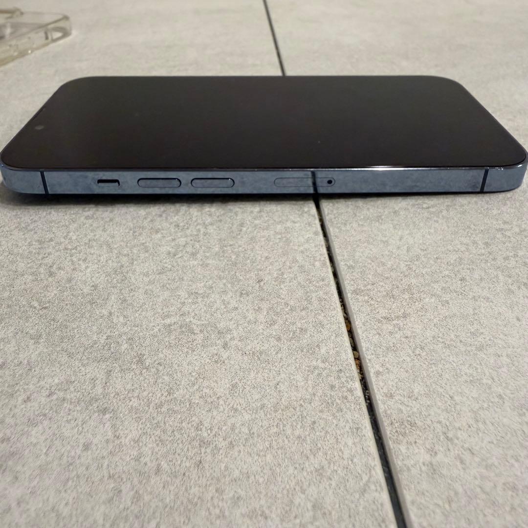 Apple iPhone13pro 256GB SIMフリー　クリアカバー付き