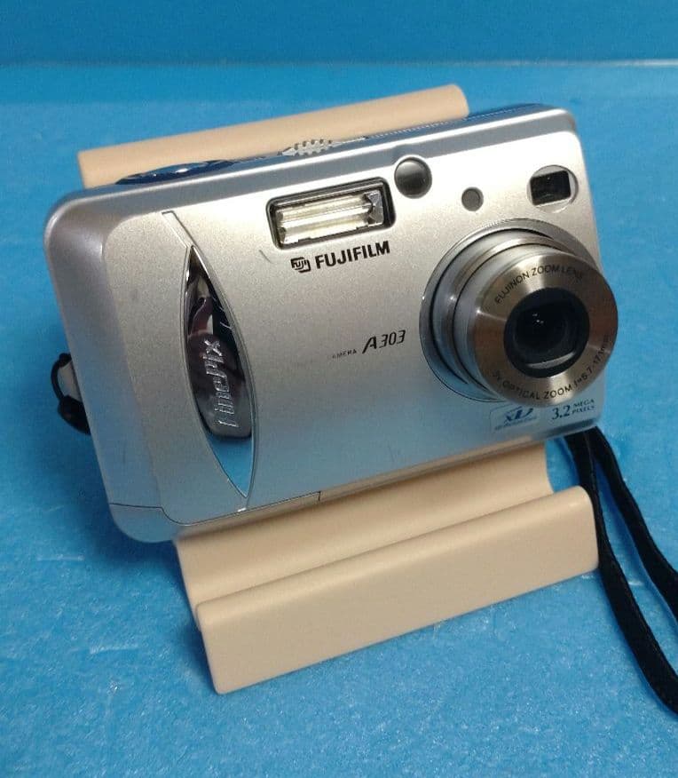 FUJIFILM　FinePixel A303デジカメ【動作確認品】