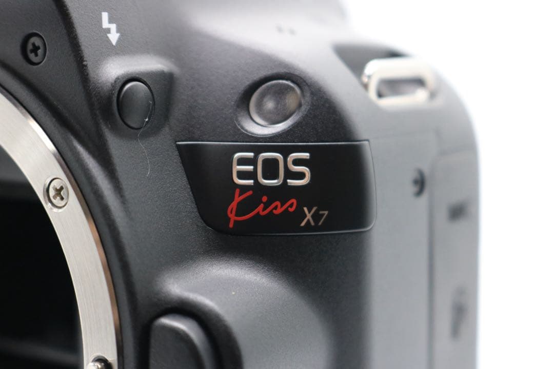 ボディ新品級 【Canon EOS Kiss X7 ダブルレンズセット】