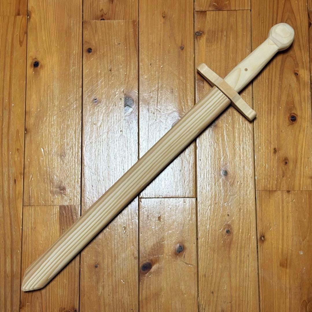 赤松造りの西洋風短剣　(木剣　剣　木刀　wood sword )