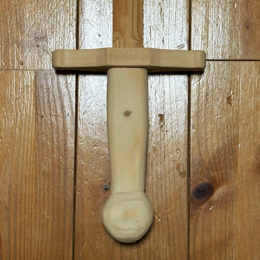 赤松造りの西洋風短剣　(木剣　剣　木刀　wood sword )