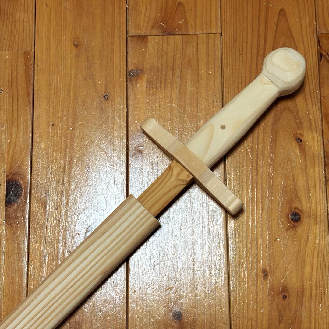 赤松造りの西洋風短剣　(木剣　剣　木刀　wood sword )