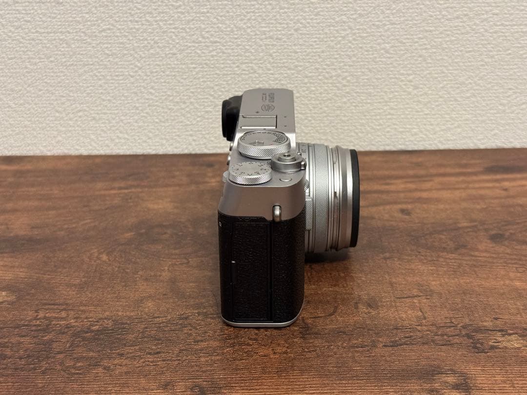 FUJIFILM X100iv シルバー 美品 ショット数1,655枚