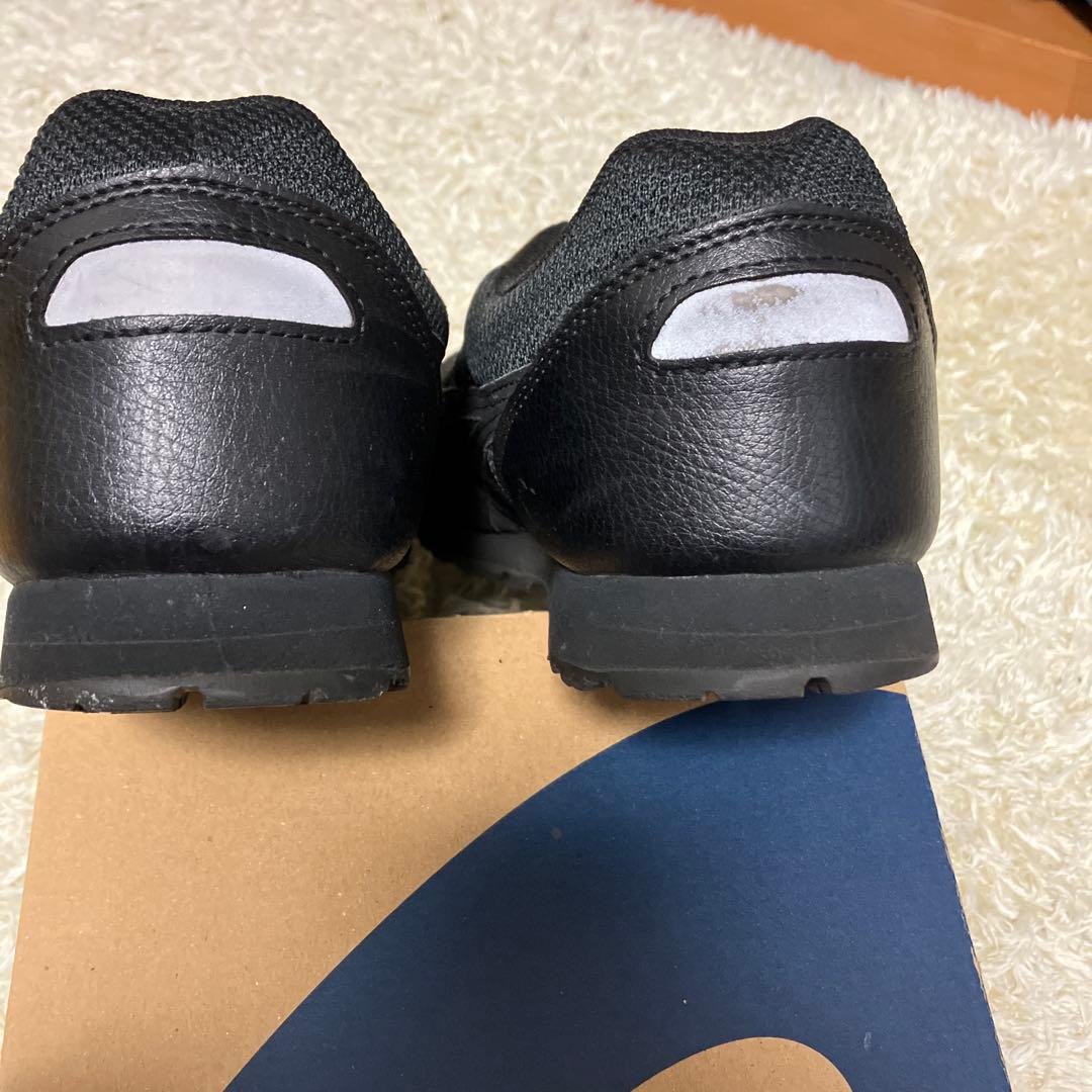 ASICS ブラック　安全靴　アシックス　winjob cp201