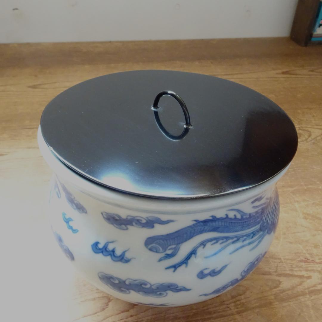 し*ん様 水差し　漆器の蓋付き　乾隆年製　染付　中国 古玩？　花器　壺　古道具