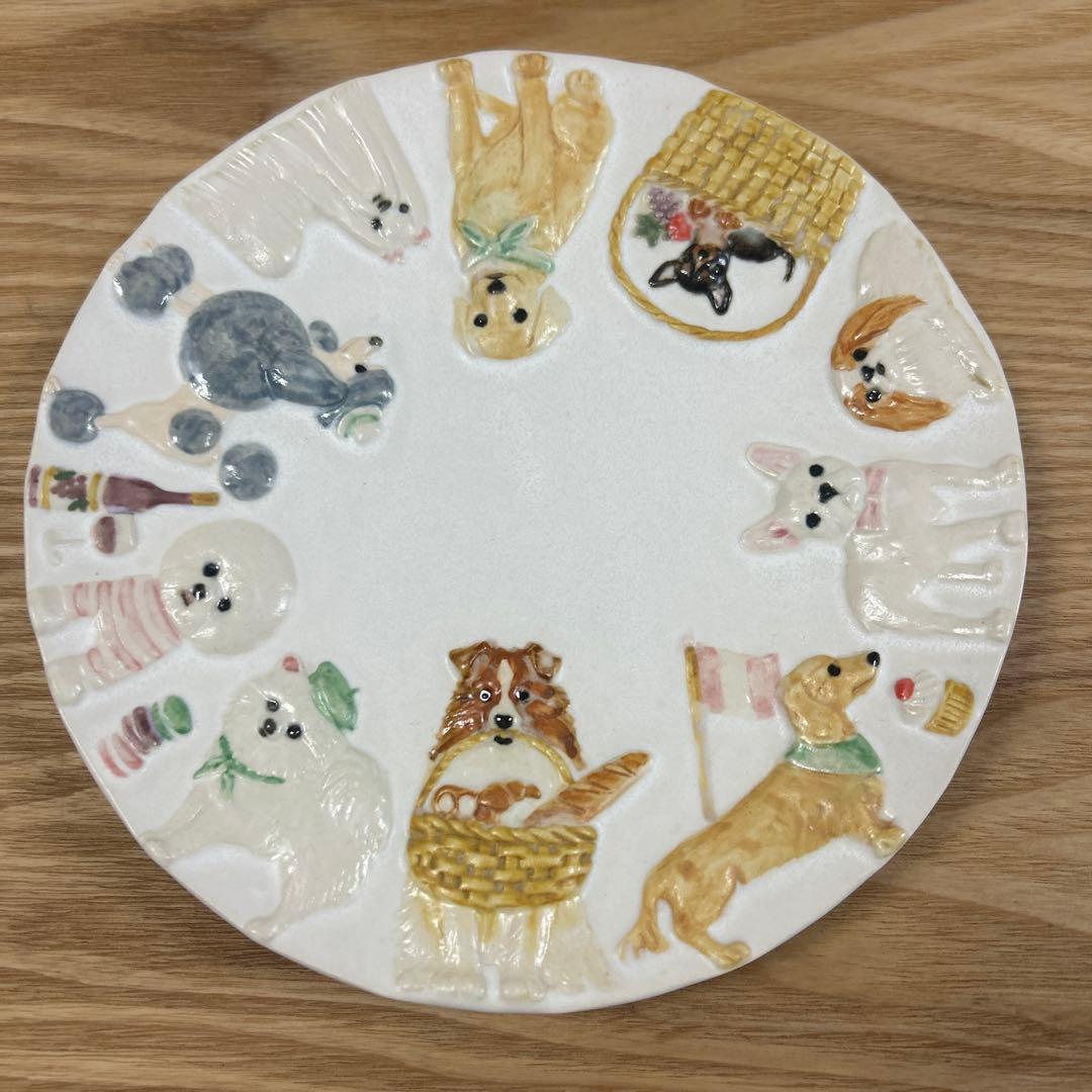 作家　陶芸作家　人気作家　うつわやみたす　プレート　希少　犬　ホワイト