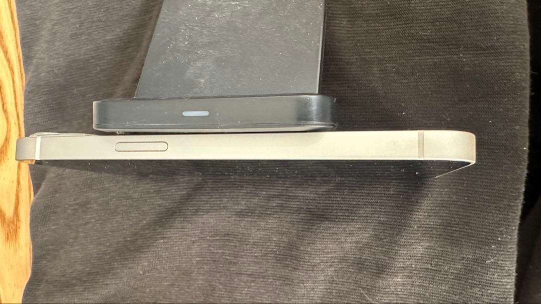 Apple iPhone 13 海外版 256GB スターライト