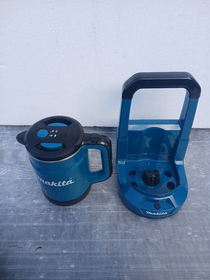 Makita トラベルケトル 湯沸し器　コードレス　充電式