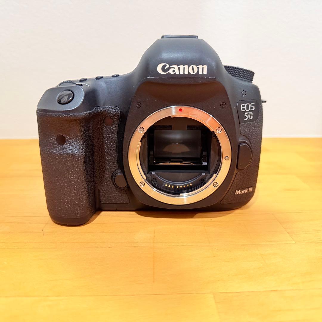 CANON EOS 5D MARK III キャノン　デジカメ　一眼　デジタル