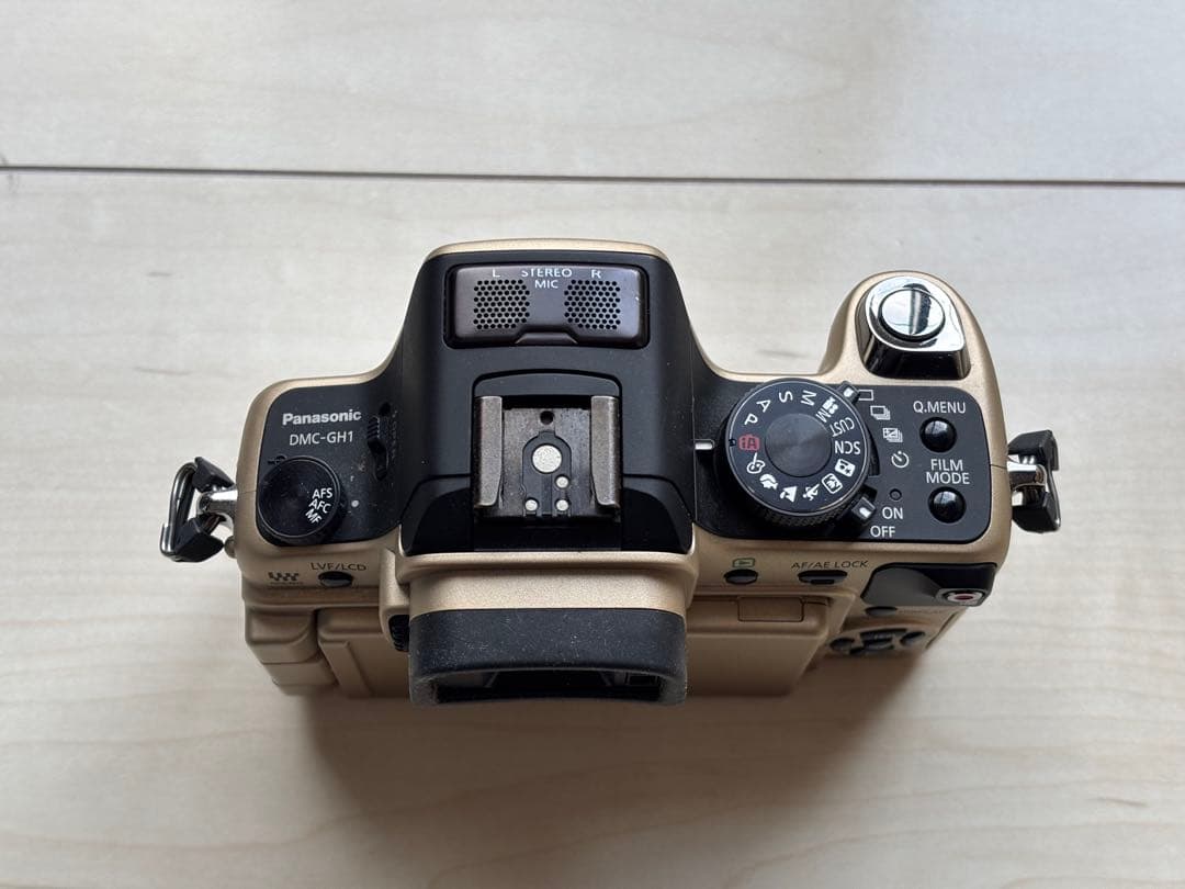 Panasonic LUMIX DMC-GH1 ゴールド バッテリー2個付き