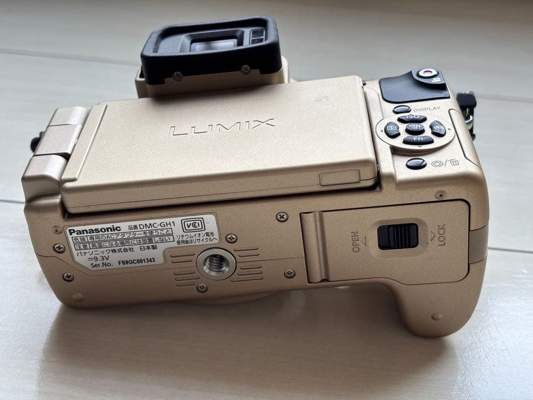 Panasonic LUMIX DMC-GH1 ゴールド バッテリー2個付き