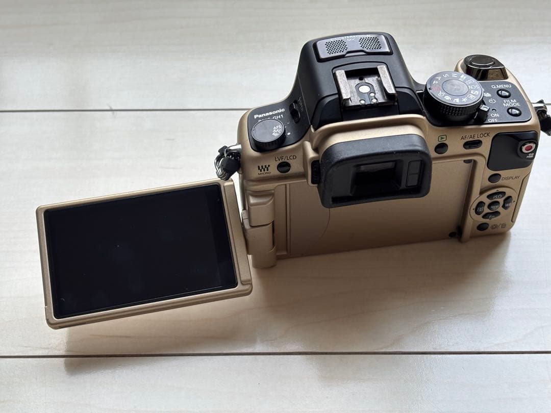 Panasonic LUMIX DMC-GH1 ゴールド バッテリー2個付き
