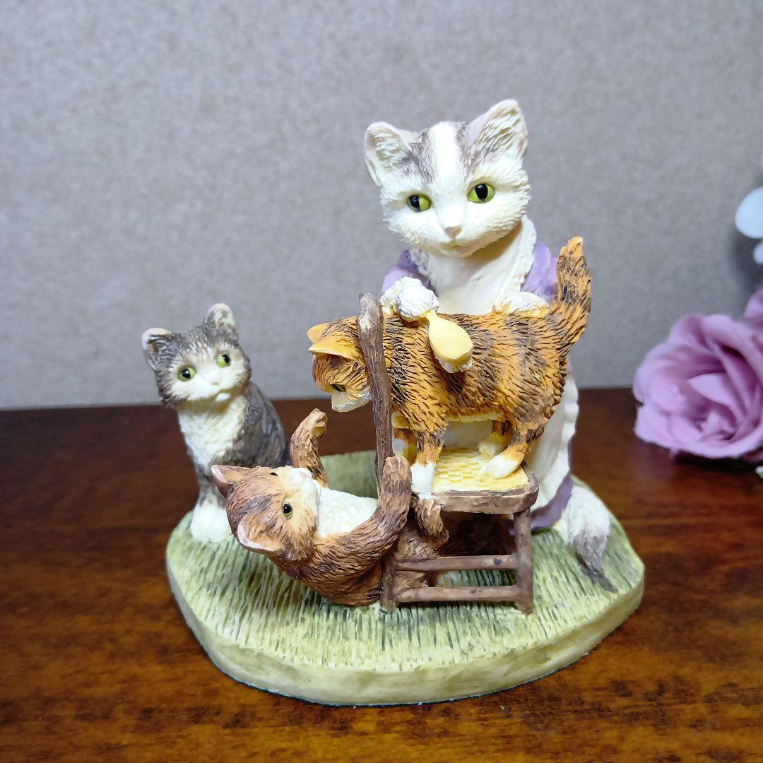 ボーダーファインアーツ タビタ母さんと子供たち 缶入りフィギュリン