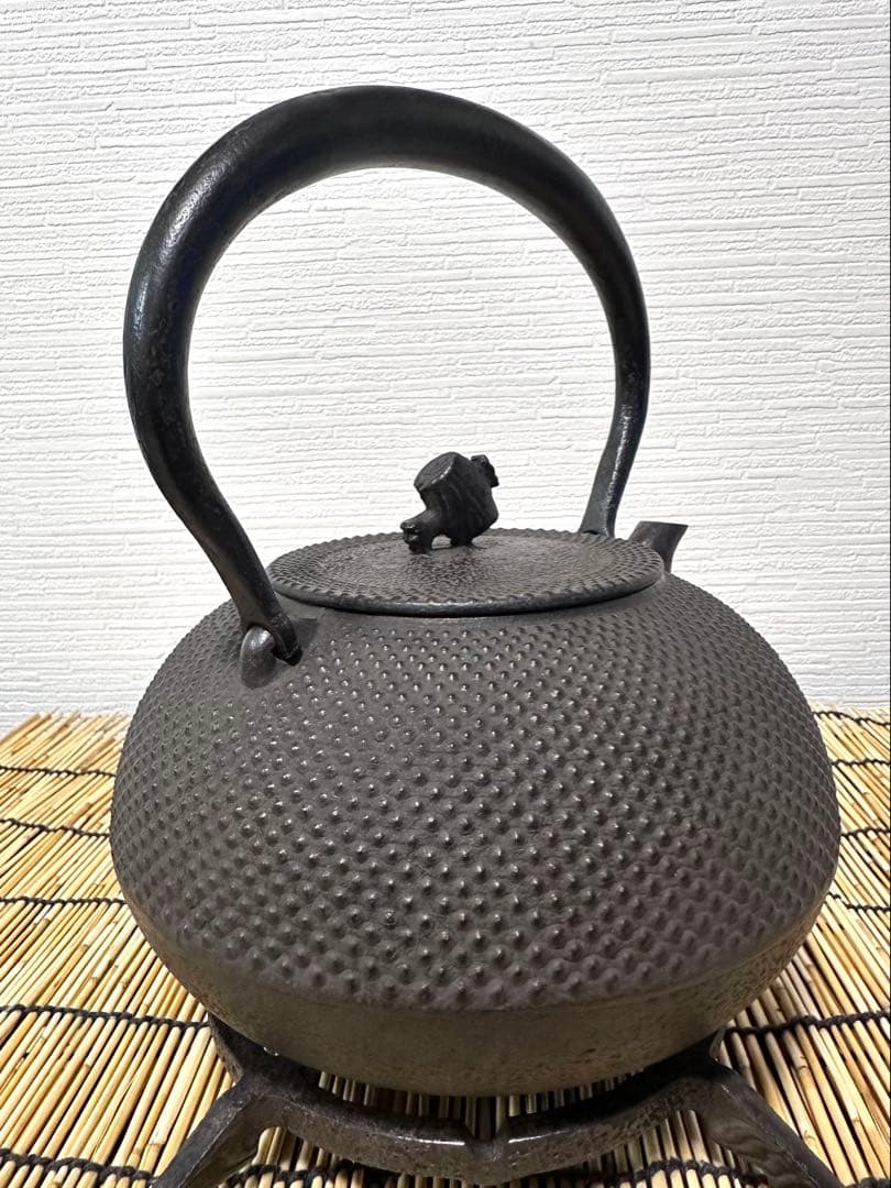 未使用品、供箱、栞付　南部名人雅泉造　２０型アラレ　南部鉄瓶　南部鉄器