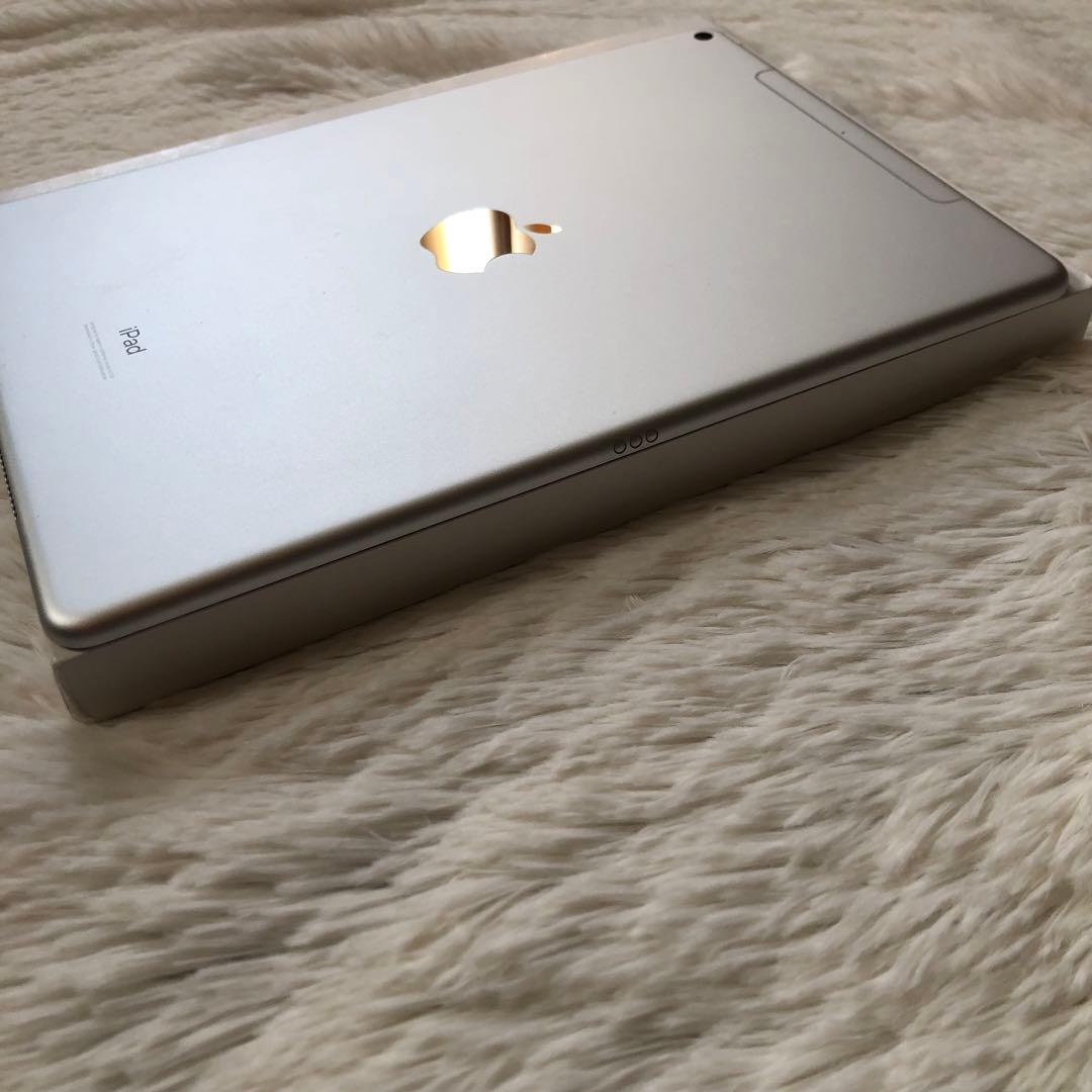 【早い者勝ち】iPad Air3 256GB SIMフリー 【すぐ発送】