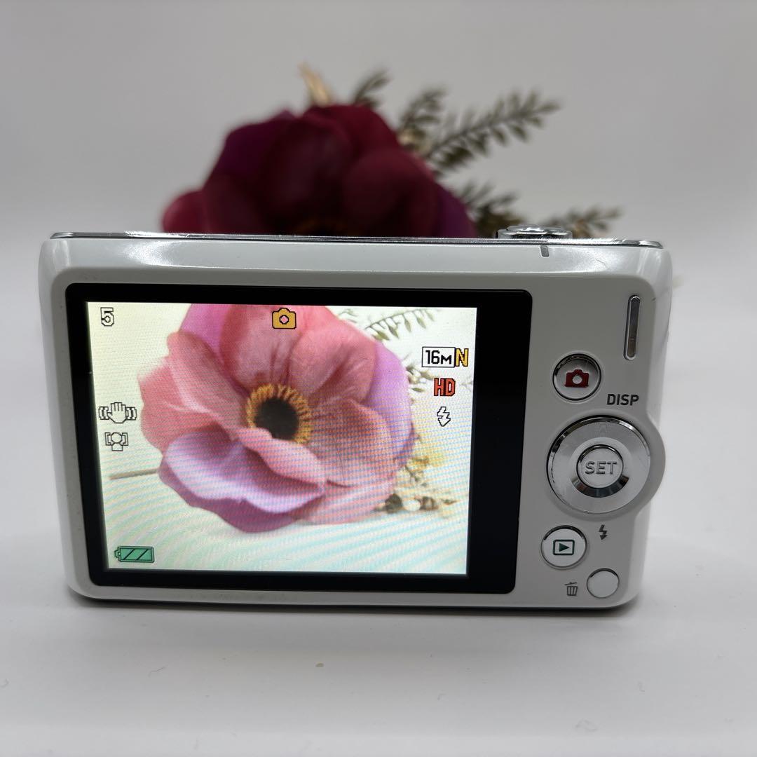 【美品】CASIO EXILIM EX-ZS240 ホワイト デジカメ